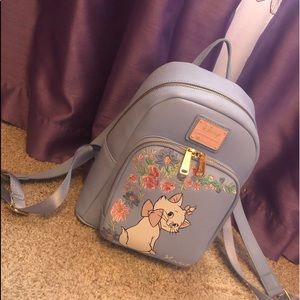 lounge-fly Disney aristocrat backpack